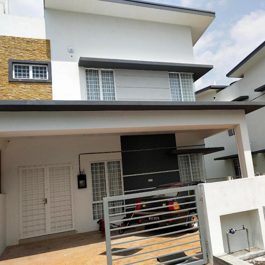 Sea Lion Kuala Selangor Semi-Detached Homestay Экстерьер фото